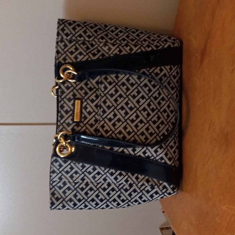 Tommy Hilfiger Should Bag Blue